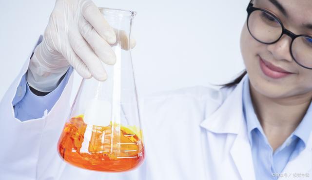 化学检验员通常工作在实验室,工厂,医院,环境监测部门,食品药品